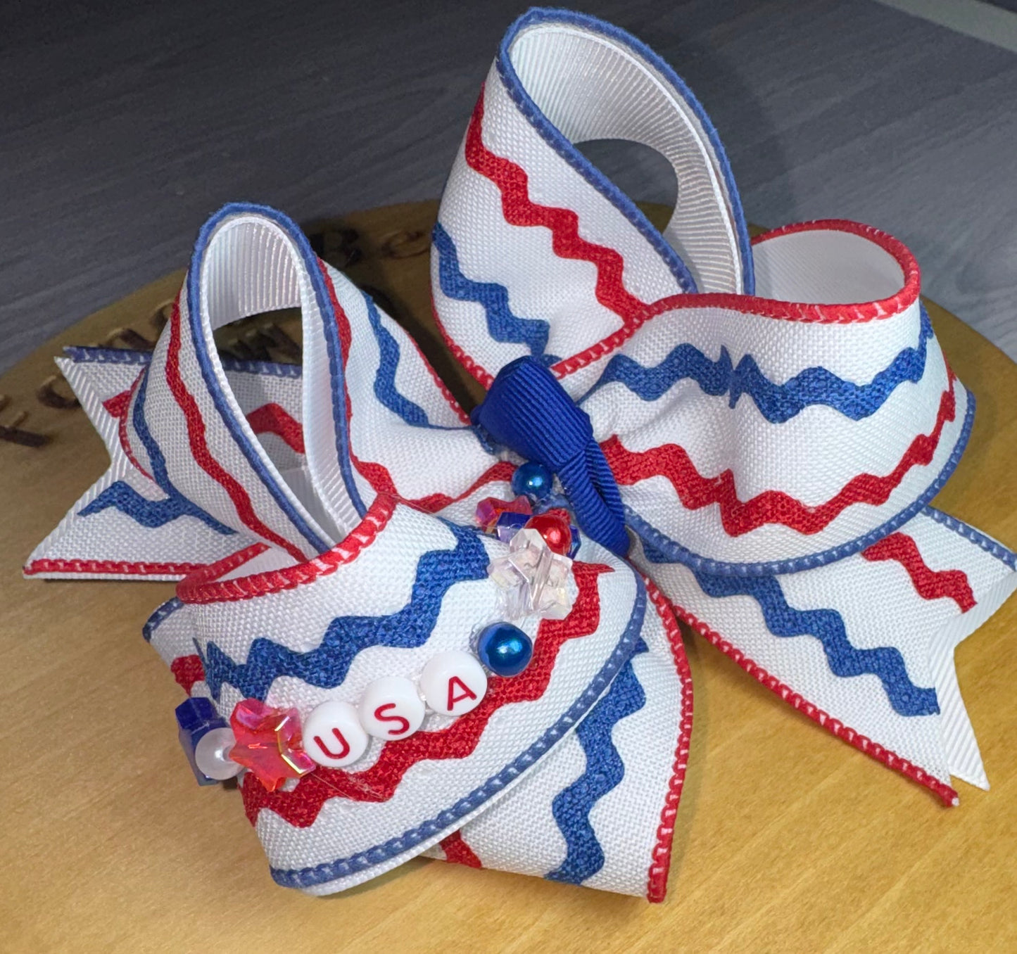 USA Beaded Honey Style Bow