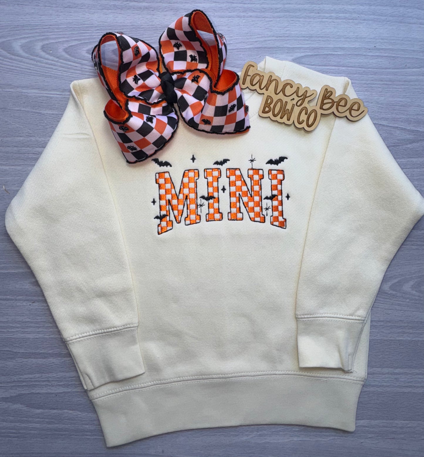 Checkered Bats Embroidered Sweatshirt or T-shirt