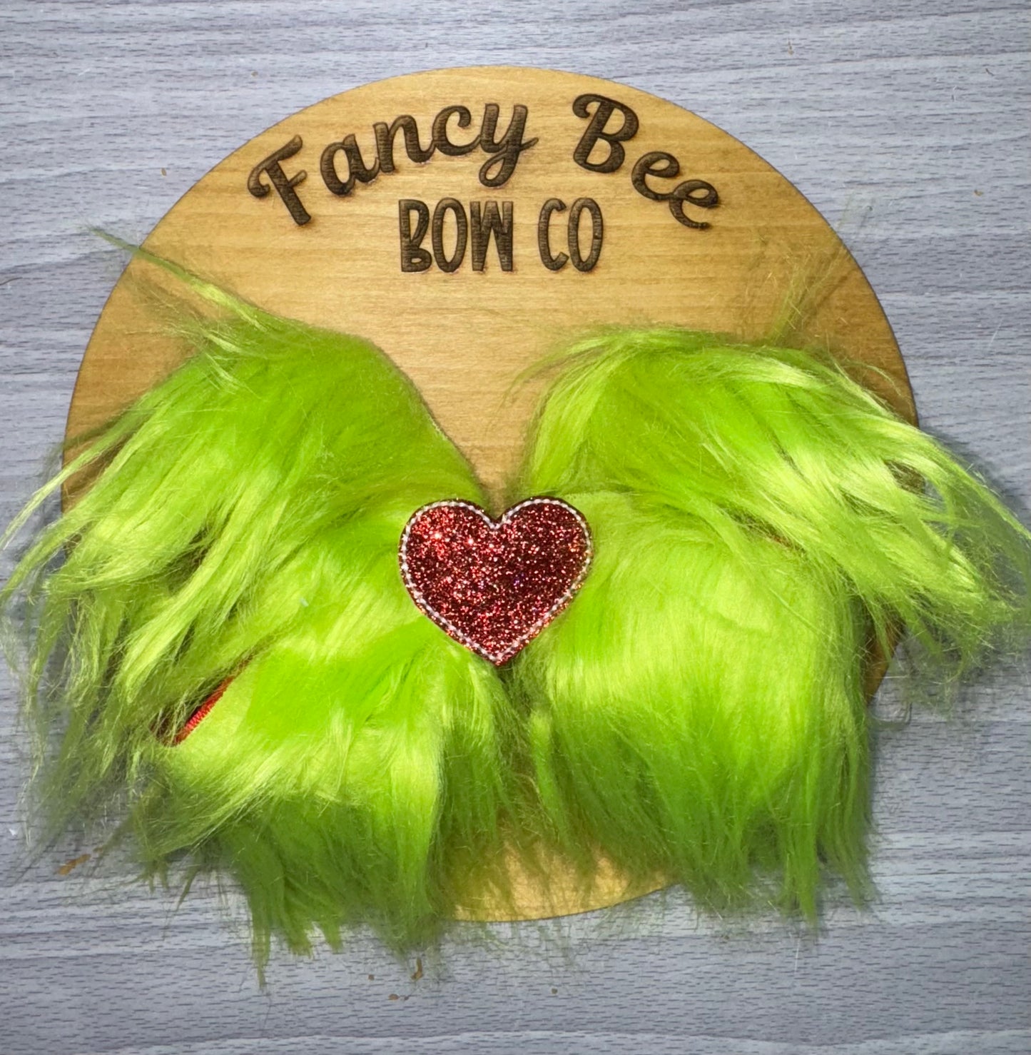 Green Fur Queen Style Bow