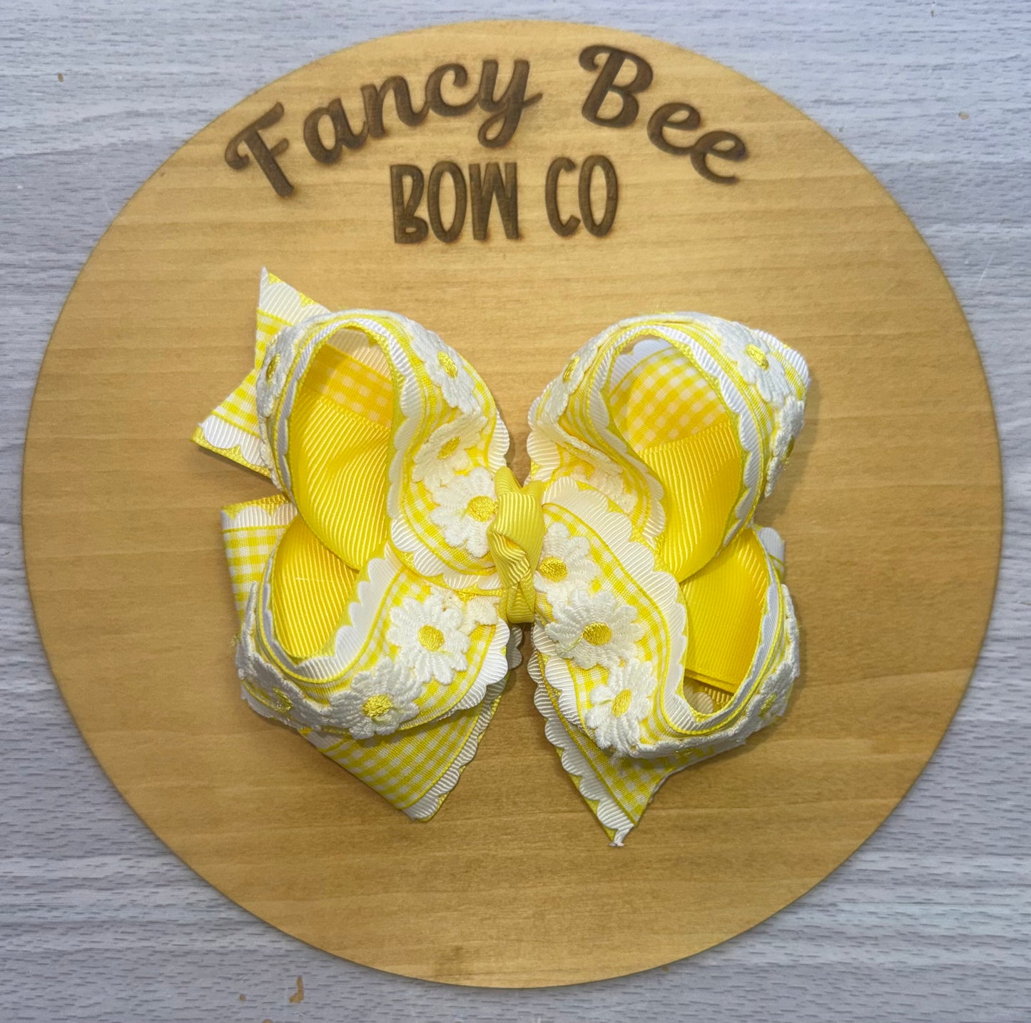 Daisy Honey Style Bow