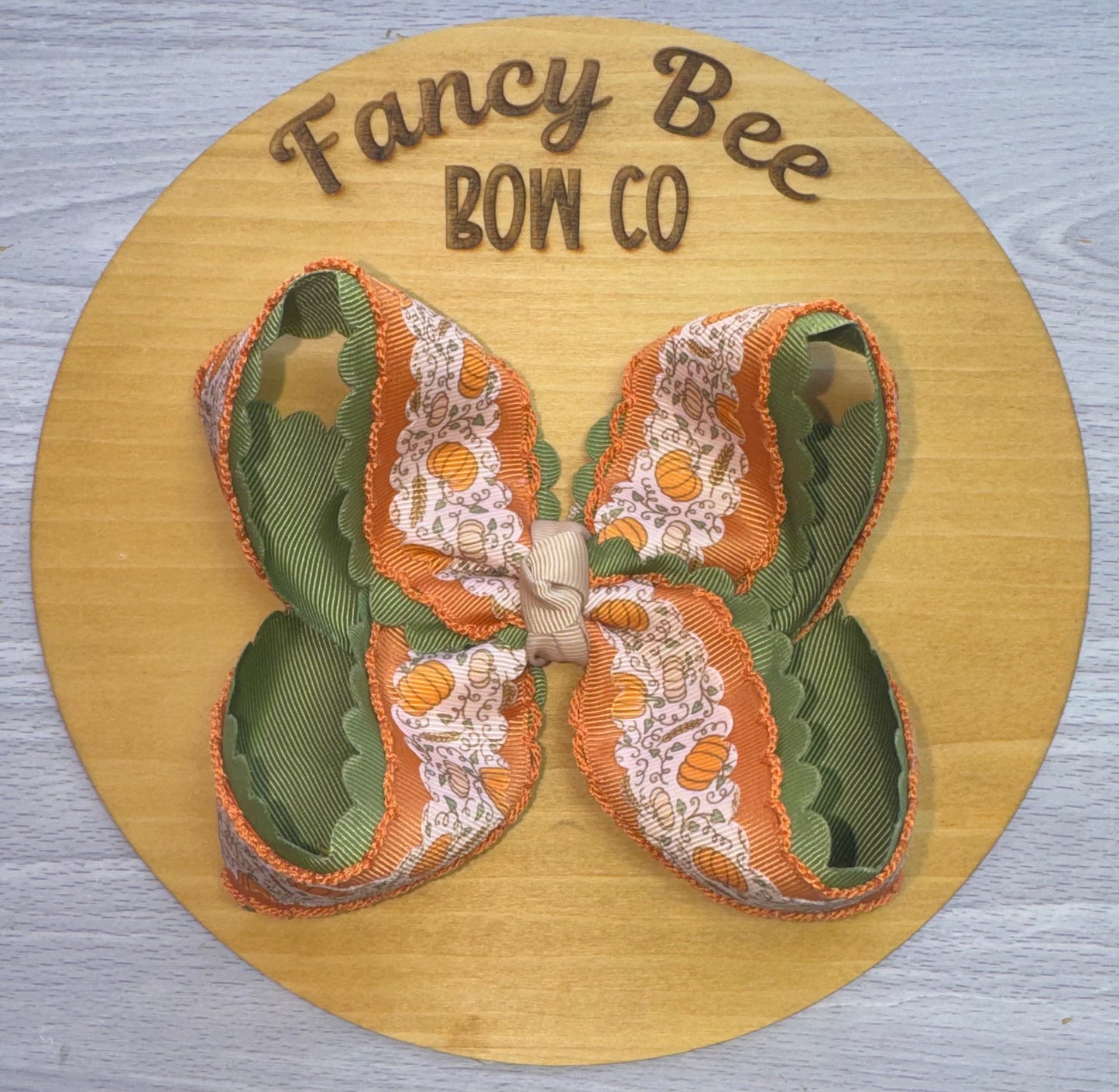 Fall Pumpkins Scalloped Queen Style Bow